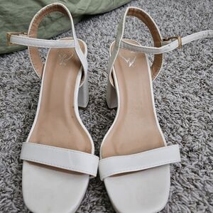 Windsor White Heels